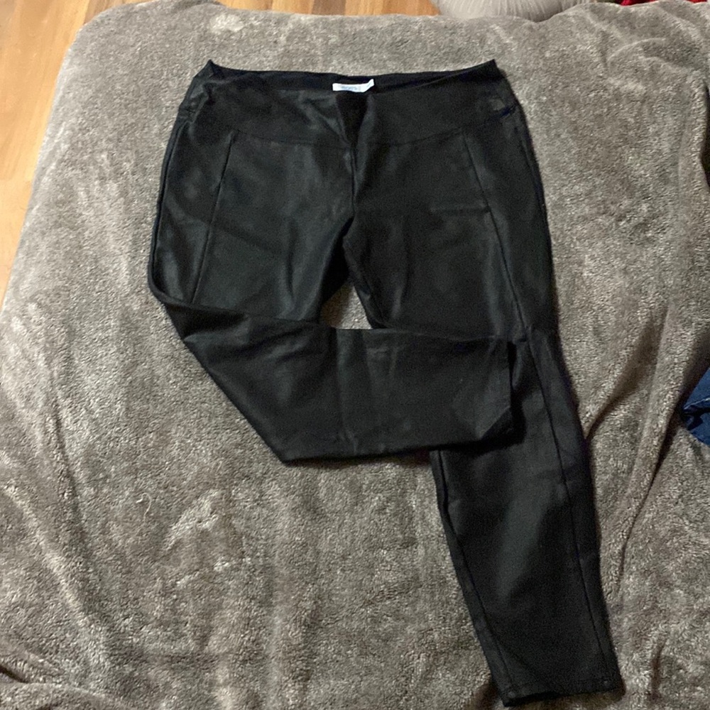 Black leggings